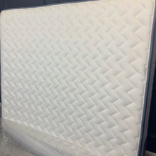 Load image into Gallery viewer, Aluxo Oasis 2000 Pocket Memory Pillow Top Mattress in a box